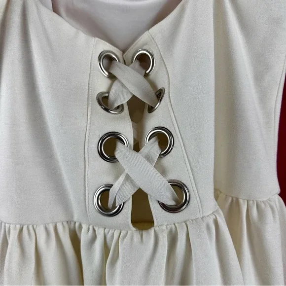 Guess White Skater Mini Dress Tie-Up Back Bodycon Fit & Flare Sleeveless‎ Size 6 - Picture 4 of 17
